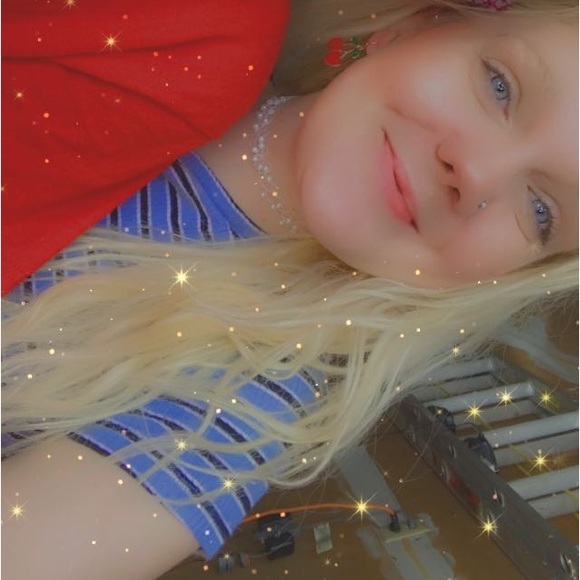 Meet your Posher, Alyssa - Picture 1 of 1